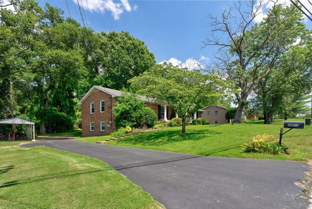 4817 Matterhorn Dr, Old Hickory, TN 37138