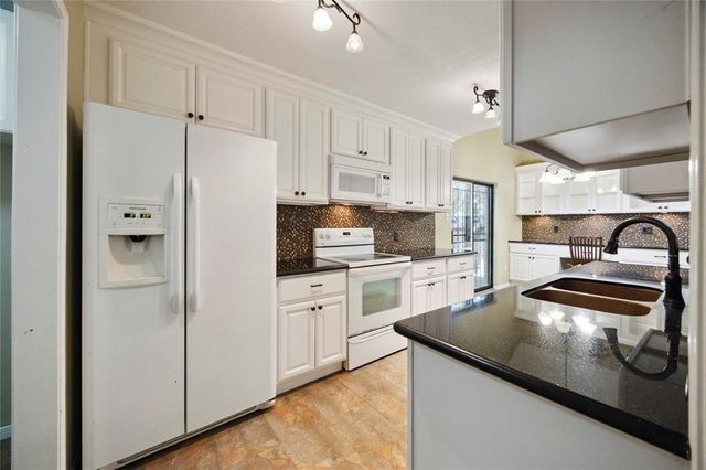 13882 Hollowgreen Drive 810, Houston, TX 77082