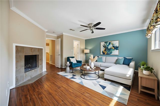 13882 Hollowgreen Drive 810, Houston, TX 77082