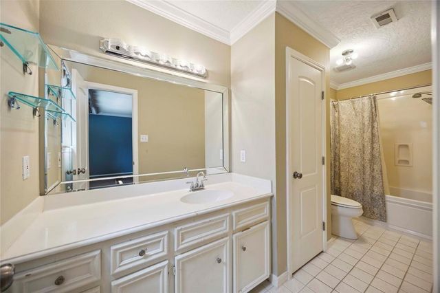 13882 Hollowgreen Drive 810, Houston, TX 77082