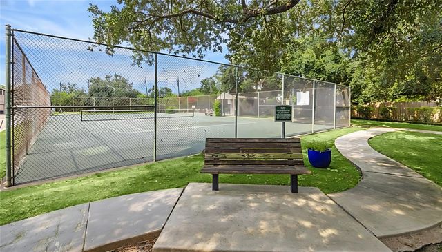 13882 Hollowgreen Drive 810, Houston, TX 77082