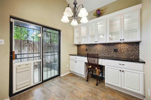 13882 Hollowgreen Drive 810, Houston, TX 77082