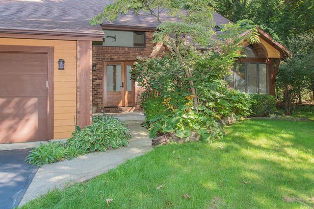 6798 Oak Highlands Drive, Kalamazoo, MI 49009