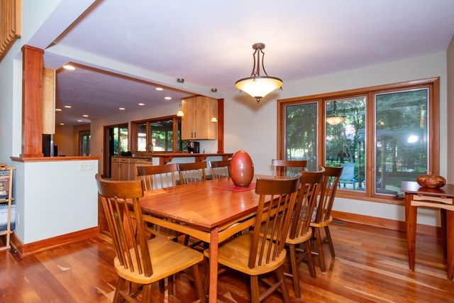 6798 Oak Highlands Drive, Kalamazoo, MI 49009
