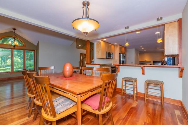 6798 Oak Highlands Drive, Kalamazoo, MI 49009