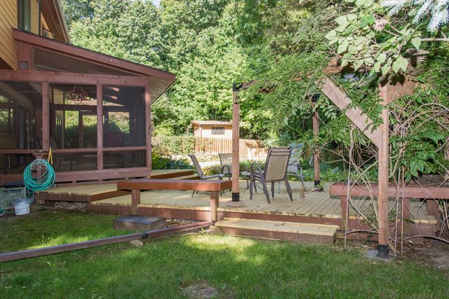 6798 Oak Highlands Drive, Kalamazoo, MI 49009