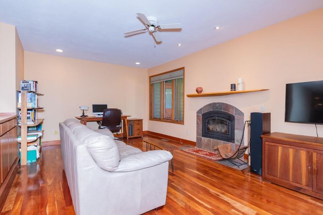 6798 Oak Highlands Drive, Kalamazoo, MI 49009