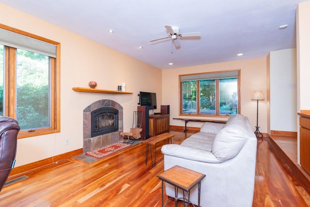 6798 Oak Highlands Drive, Kalamazoo, MI 49009