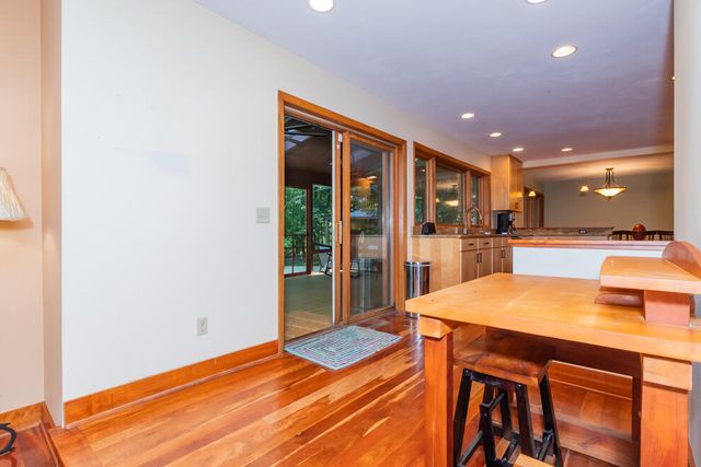 6798 Oak Highlands Drive, Kalamazoo, MI 49009