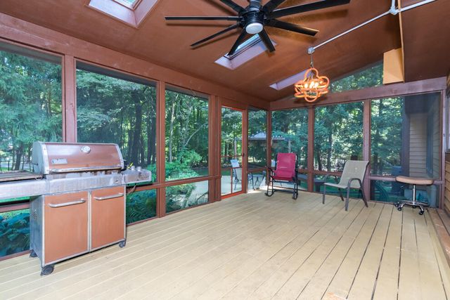 6798 Oak Highlands Drive, Kalamazoo, MI 49009