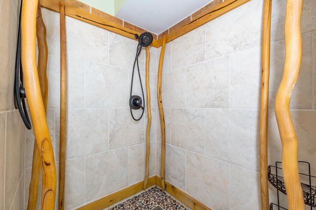 6798 Oak Highlands Drive, Kalamazoo, MI 49009