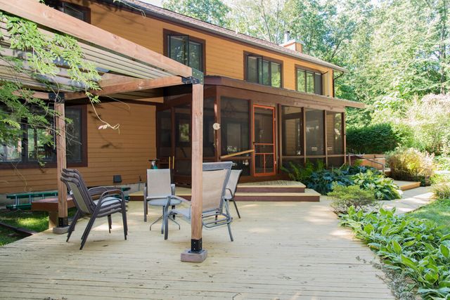 6798 Oak Highlands Drive, Kalamazoo, MI 49009