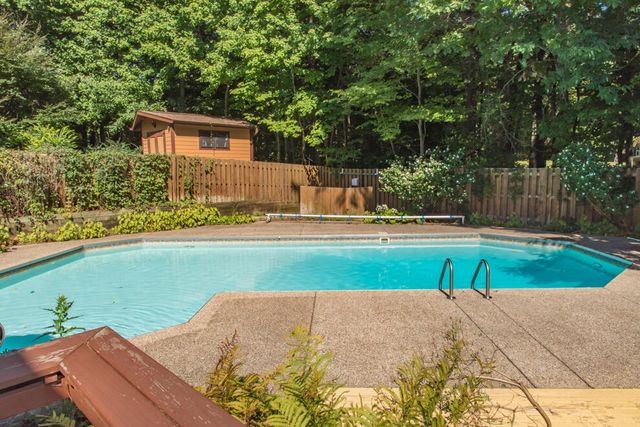 6798 Oak Highlands Drive, Kalamazoo, MI 49009