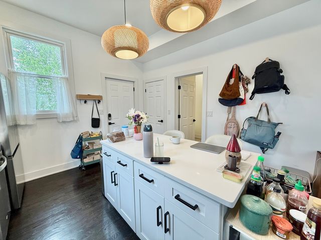 2915 W McLean Avenue, Chicago, IL 60647