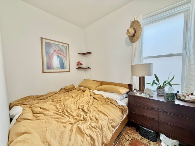 2915 W McLean Avenue, Chicago, IL 60647