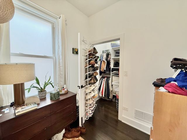 2915 W McLean Avenue, Chicago, IL 60647