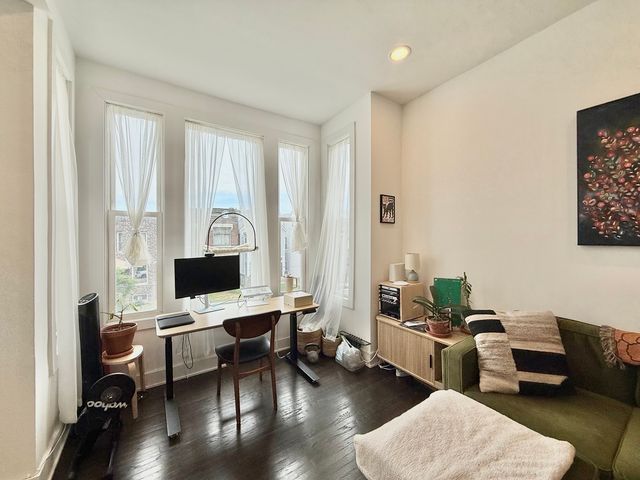 2915 W McLean Avenue, Chicago, IL 60647