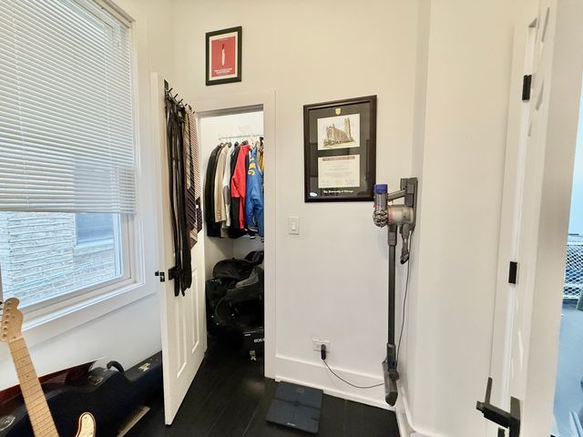 2915 W McLean Avenue, Chicago, IL 60647
