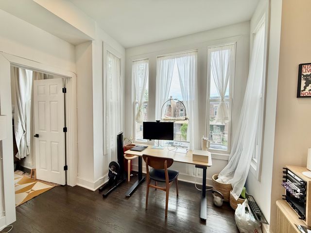 2915 W McLean Avenue, Chicago, IL 60647