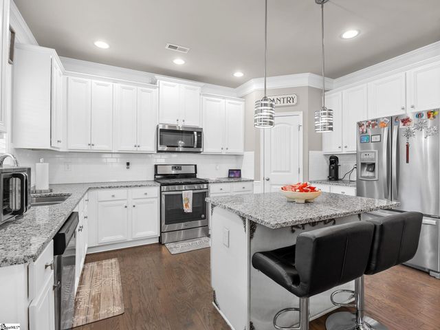 190 Colfax Drive, Boiling Springs, SC 29316