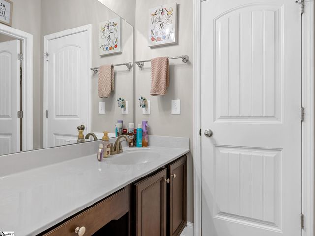 190 Colfax Drive, Boiling Springs, SC 29316