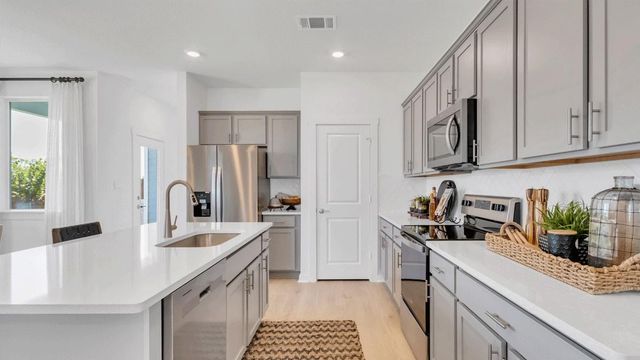 2413 Wallin Bradley DR, Round Rock, TX 78665