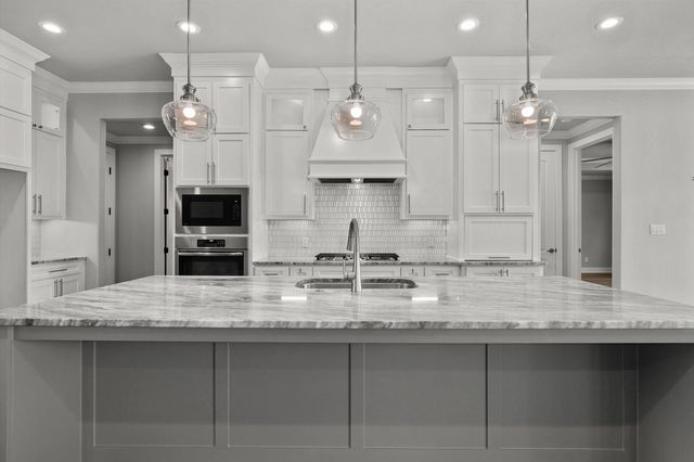 223 Saddle Brook Circle, Hallsville, TX 75650