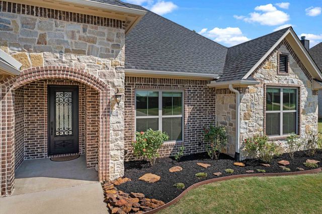 223 Saddle Brook Circle, Hallsville, TX 75650