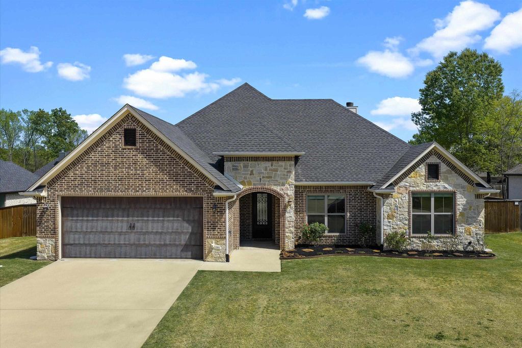 223 Saddle Brook Circle, Hallsville, TX 75650