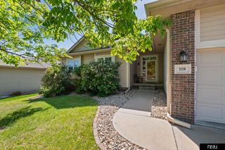 118 Castle Pine Drive, Papillion, NE 68133