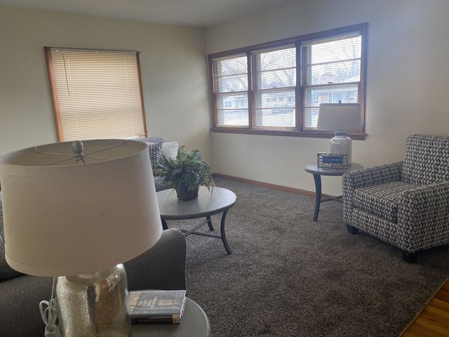 1548 W CENTRAL PARK Avenue, Davenport, IA 52804