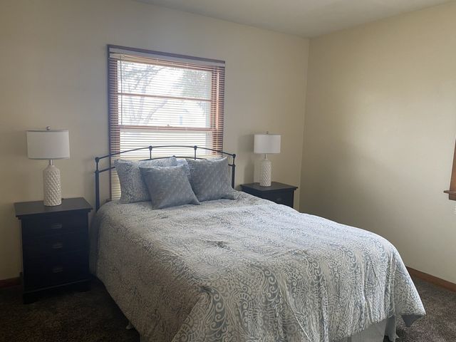 1548 W CENTRAL PARK Avenue, Davenport, IA 52804