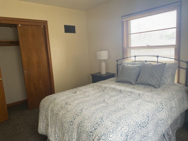 1548 W CENTRAL PARK Avenue, Davenport, IA 52804