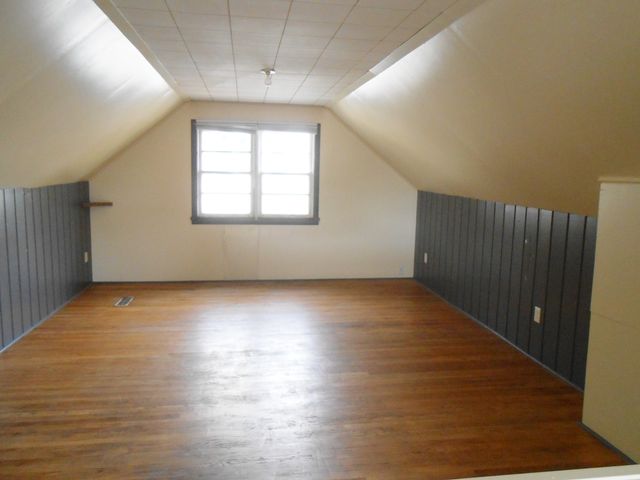 1548 W CENTRAL PARK Avenue, Davenport, IA 52804