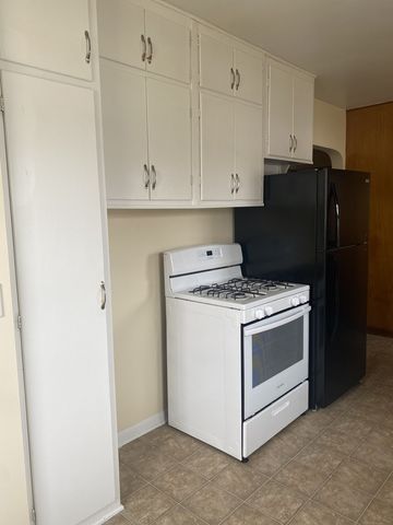 1548 W CENTRAL PARK Avenue, Davenport, IA 52804