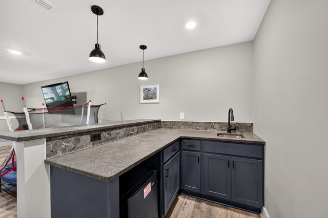 5104 W 46th St S, Wichita, KS 67215