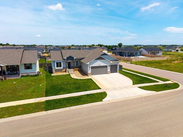 5104 W 46th St S, Wichita, KS 67215