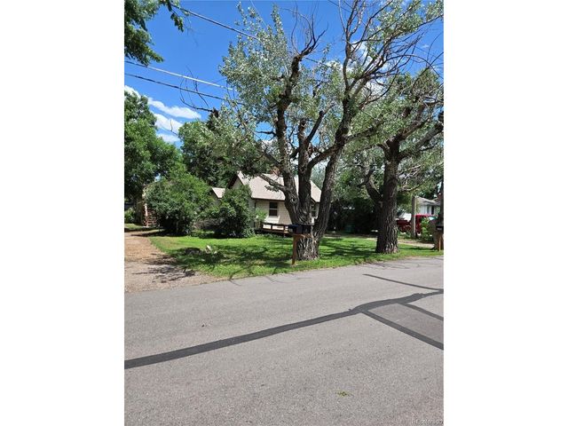 2350 Garland St, Lakewood, CO 80215