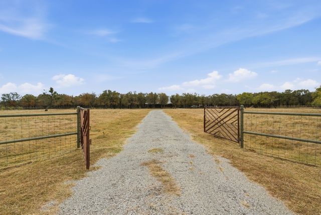 456 Prickly Pear Trail, Gordon, TX 76453