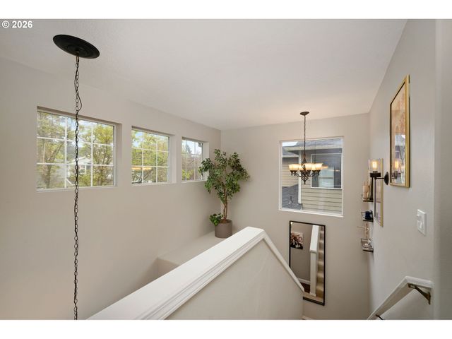 8330 Sw NORFOLK Ln, Portland, OR 97224