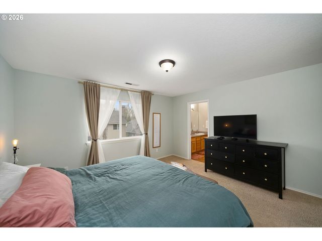 8330 Sw NORFOLK Ln, Portland, OR 97224