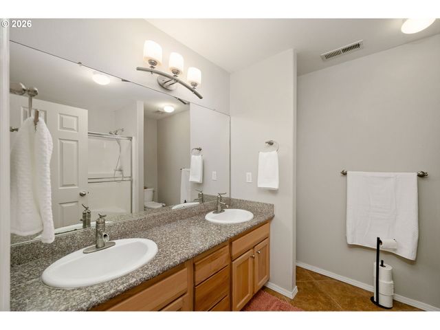 8330 Sw NORFOLK Ln, Portland, OR 97224