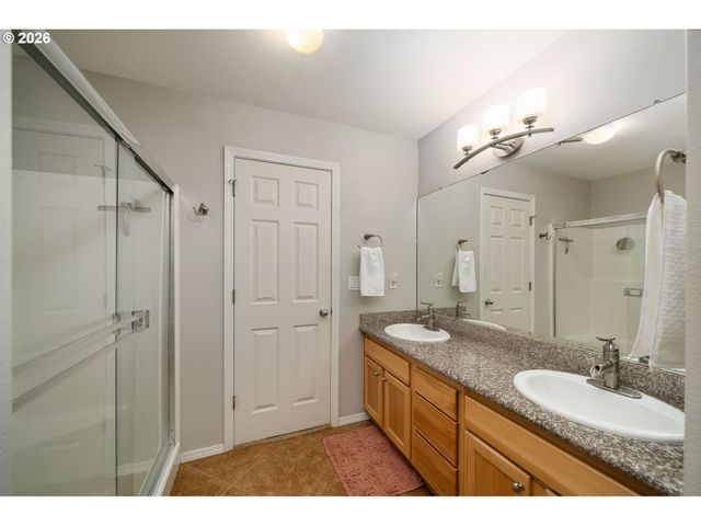 8330 Sw NORFOLK Ln, Portland, OR 97224