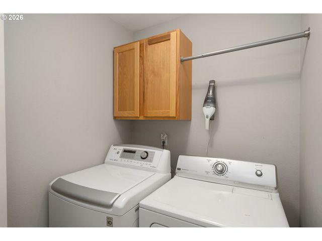 8330 Sw NORFOLK Ln, Portland, OR 97224