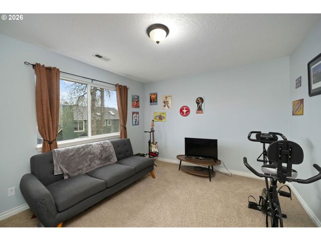 8330 Sw NORFOLK Ln, Portland, OR 97224