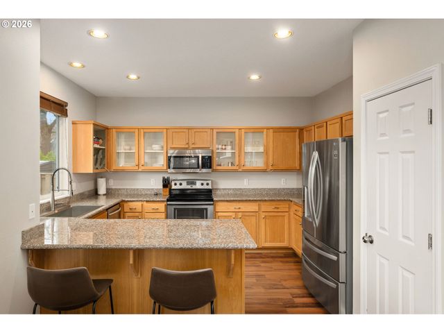 8330 Sw NORFOLK Ln, Portland, OR 97224