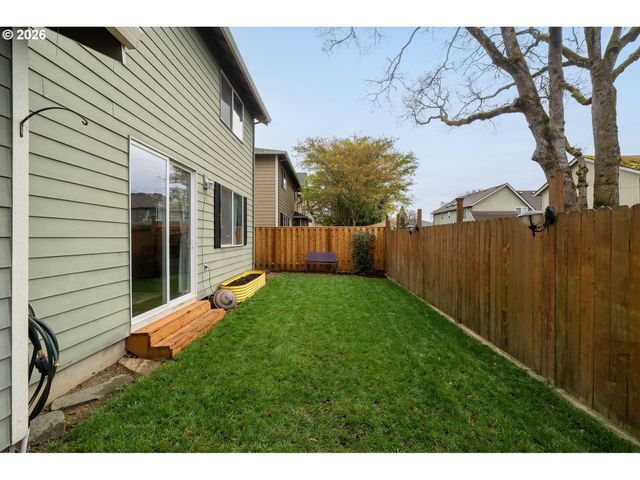 8330 Sw NORFOLK Ln, Portland, OR 97224