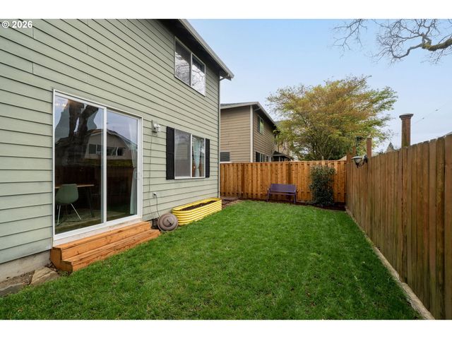 8330 Sw NORFOLK Ln, Portland, OR 97224