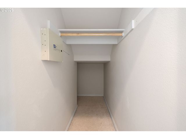 8330 Sw NORFOLK Ln, Portland, OR 97224