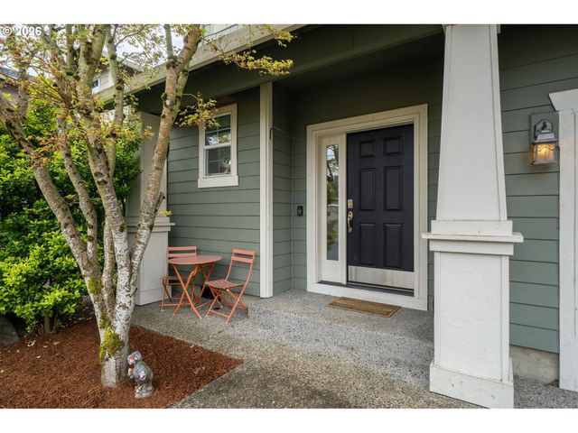 8330 Sw NORFOLK Ln, Portland, OR 97224